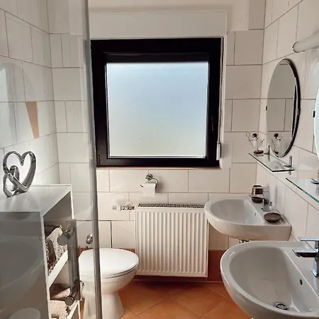 Moselflair Mit Direktem Blick Auf Mosel Und Weinberge *