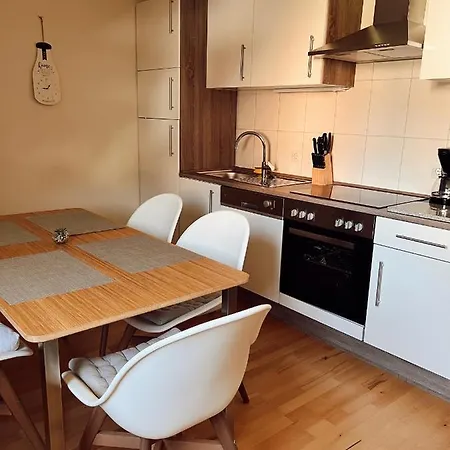 Moselflair Mit Direktem Blick Auf Mosel Und Weinberge Oberfell