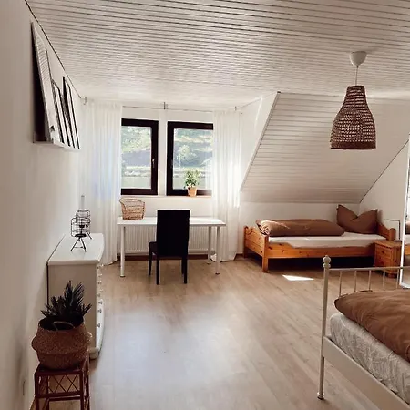 Moselflair Mit Direktem Blick Auf Mosel Und Weinberge * Oberfell