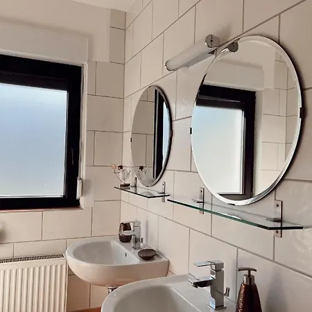 Moselflair Mit Direktem Blick Auf Mosel Und Weinberge * Oberfell