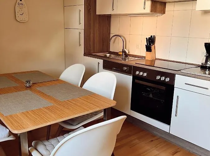 Moselflair Mit Direktem Blick Auf Mosel Und Weinberge Oberfell