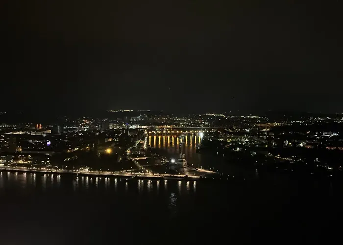 Moselflair Mit Direktem Blick Auf Mosel Und Weinberge * Oberfell